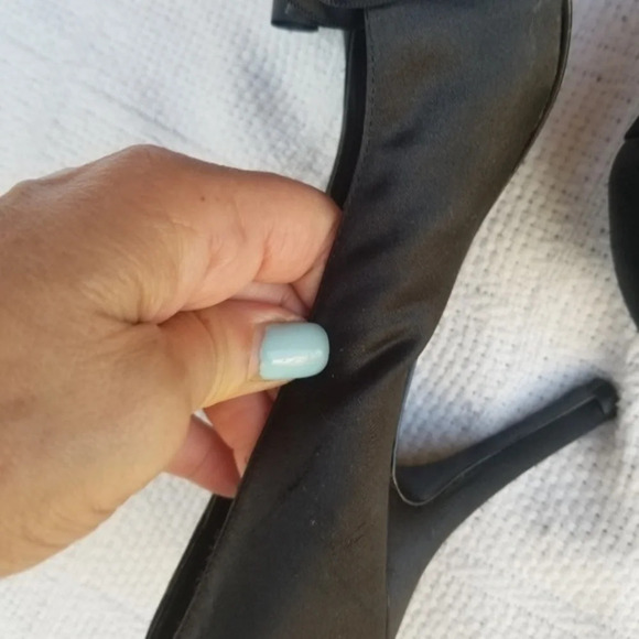 Tahari Black satin stiletto. shoes 9.5 NWOB - Picture 5 of 8